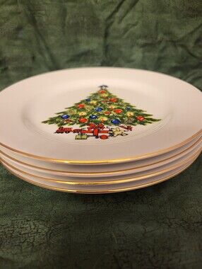 Seagull Fine China Set Of 4 Festive Christmas Tree Dessert Plates
